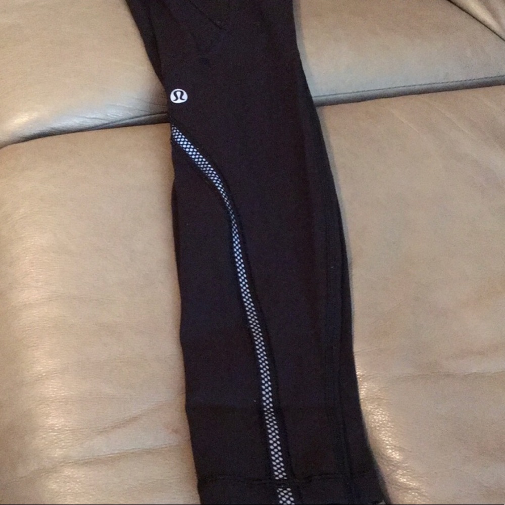 Lululemon with zipper pockets reposhing